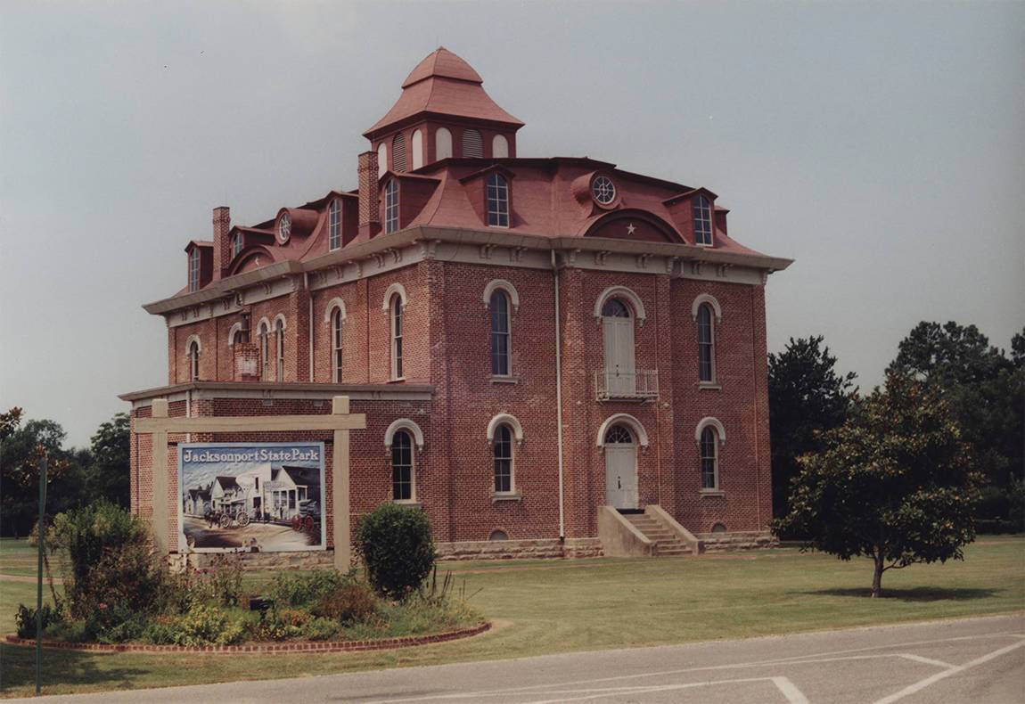 Exterior of the Jacksonport Courthouse, undated Exterior of the Jacksonport Courthouse, undated