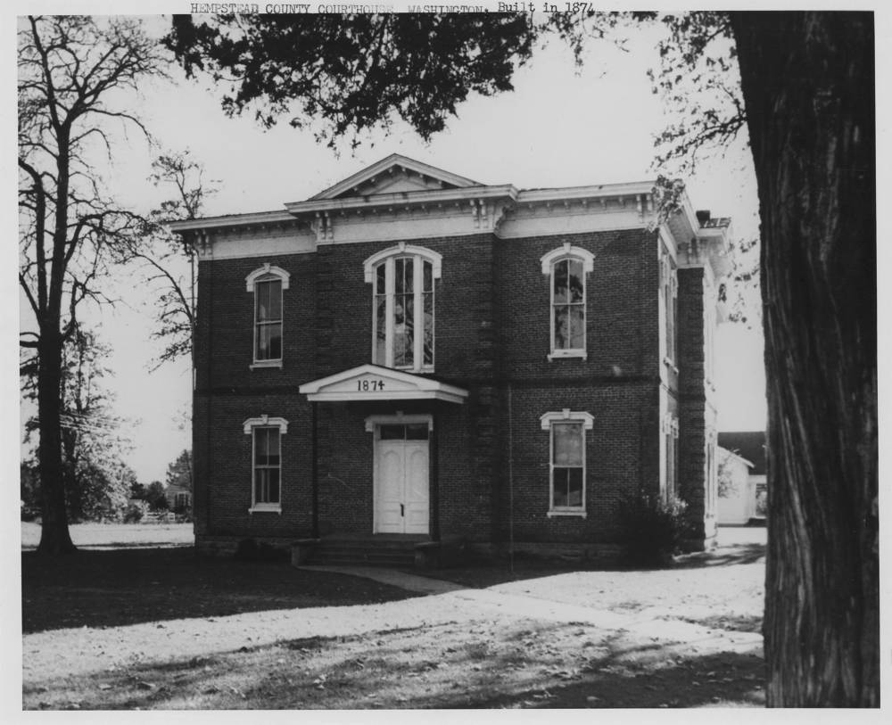 Exterior of the Third Hempstead County Courthouse, ca. 1965-1979 Exterior of the Third Hempstead County Courthouse, ca. 1965-1979