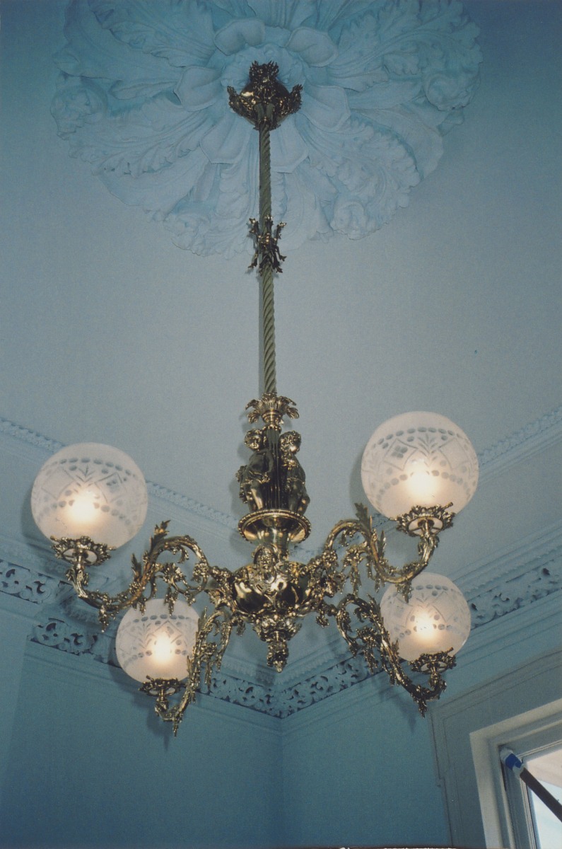 Restored ceiling and chandelier in the Moore-Horner House, 2005 Restored ceiling and chandelier in the Moore-Horner House, 2005