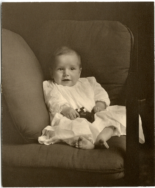 Childhood: Winthrop Rockefeller, newborn Childhood: Winthrop Rockefeller, newborn