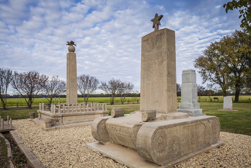 Historic Monument to the 442nd Fighting Regiment of the 100th Battalion, 2013 November 11 Historic Monument to the 442nd Fighting Regiment of the 100th Battalion, 2013 November 11
