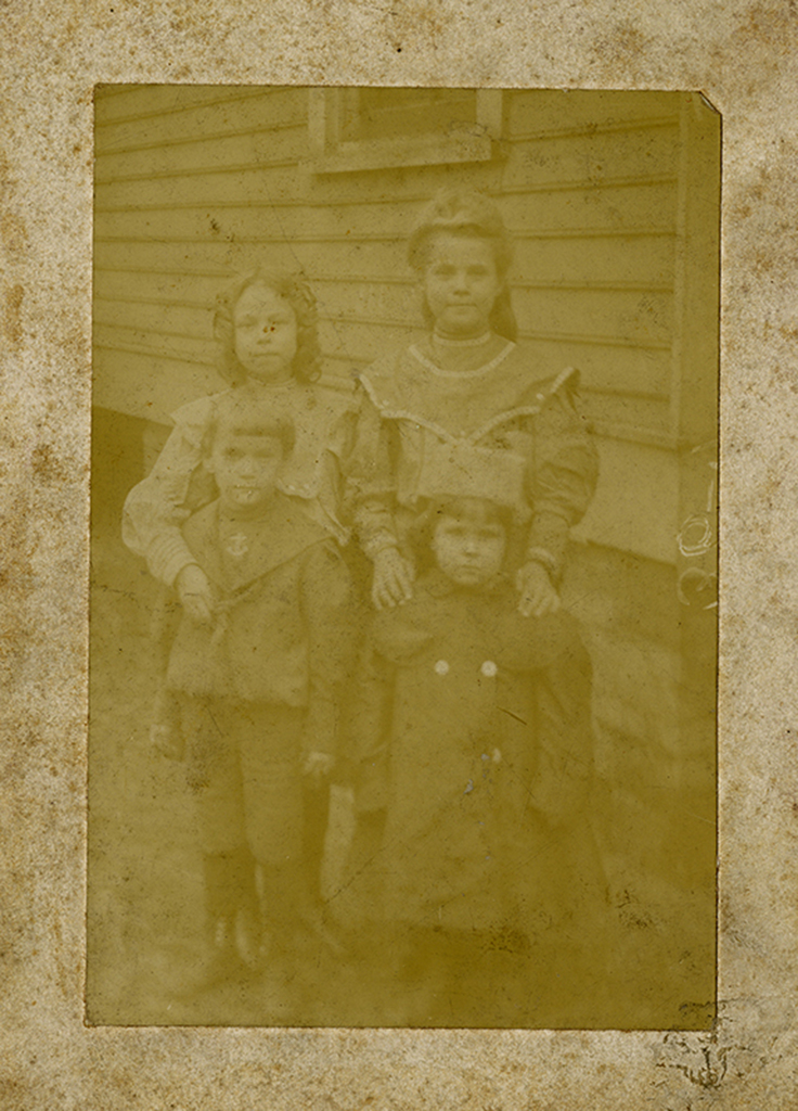 Georgia, Abner, Charlie May, and Zula Hogue, 1904 Georgia, Abner, Charlie May, and Zula Hogue, 1904