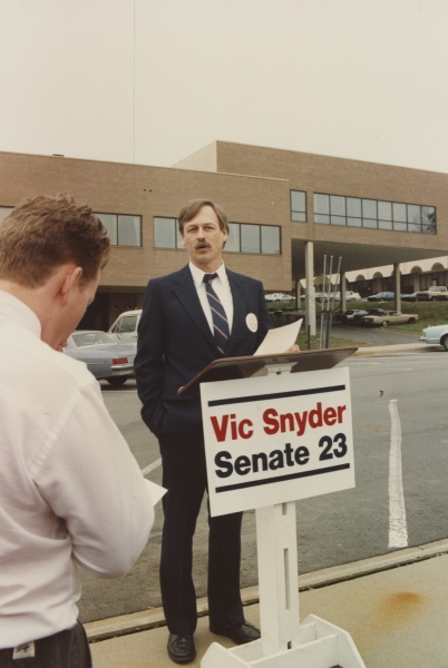 Snyder announcing his candidacy for Arkansas State Senate, 1990