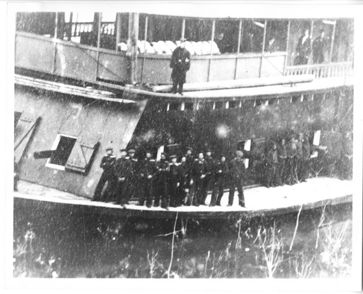 Close-up of crew on USS Signal - Civil War: Gunboats and Steamboats Photograph Collection, ca. 1861-1865, UALR.PH.0080 - UA Little Rock Center for Arkansas History and Culture