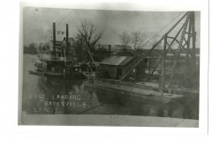 Boat landing at Batesville - 1915 - Rivers, Landings, and Riverboats Photograph Collection, ca. 1880-1927, UALR.PH.0056 - UA Little Rock Center for Arkansas History and Culture