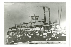 Men unloading Orlando steamboat hauling cotton - ca. 1880 - Rivers, Landings, and Riverboats Photograph Collection, ca. 1880-1927, UALR.PH.0056 - UA Little Rock Center for Arkansas History and Culture