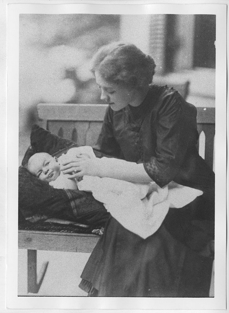 Mary Fletcher Drennan with infant David D. Terry, Jr.